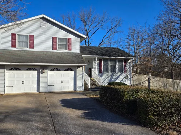 303 Cockleys Dr, Mechanicsburg, PA 17055