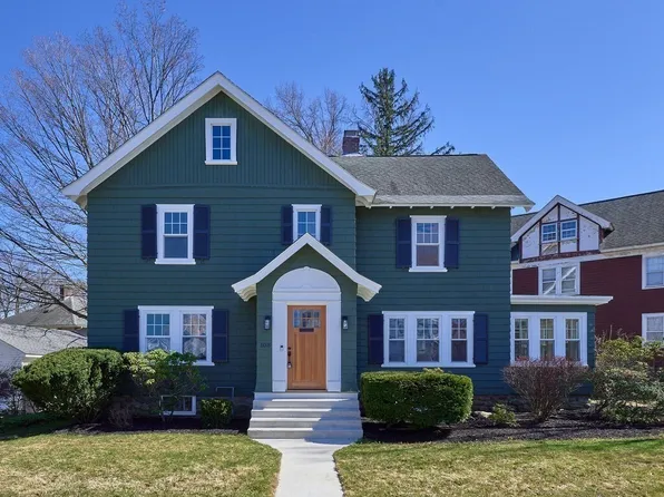 108 Longfellow Rd, Worcester, MA 01602