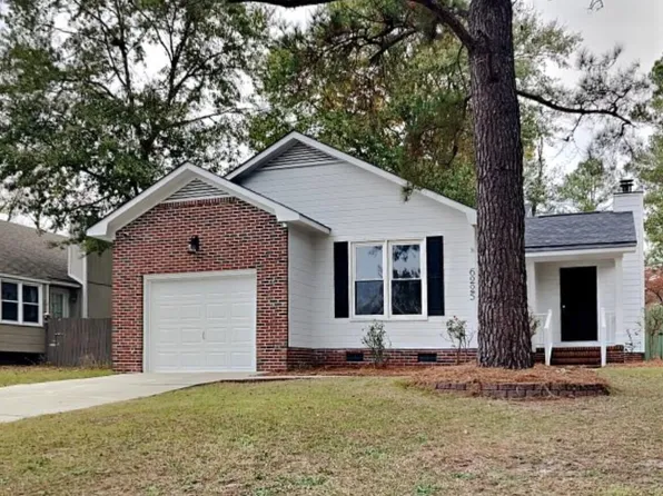 6225 Rhemish Dr, Fayetteville, NC 28304