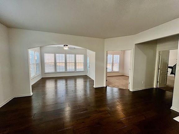 4th image of 4955 Kings Common Way