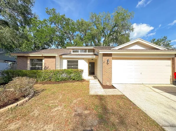 1557 Long Pond Dr, Valrico, FL 33594