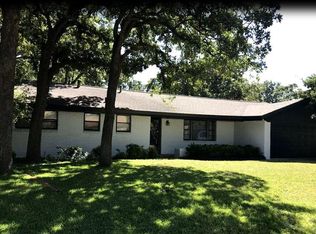 525 Circleview Dr N, Hurst, TX 76054