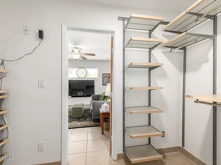 644 E La Jolla Dr — Photo 16