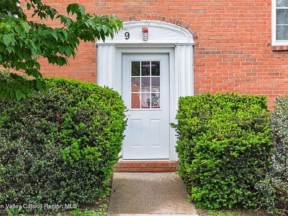 2nd image of 9 Huguenot Street #4