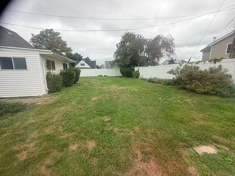 190 Meridian Rd — Photo 17