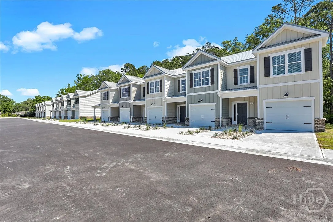 3 bed, 2.5 bath, 1460 sqft, $1,800 — Photo 1