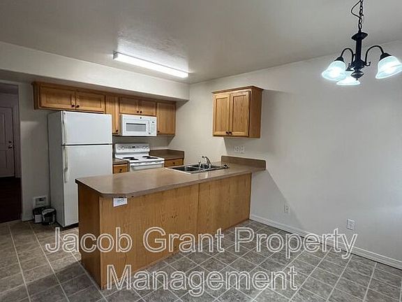 4th image of 1580 N Stevens Dr APT A