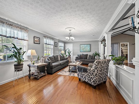3rd image of 118 Quinlan Dr