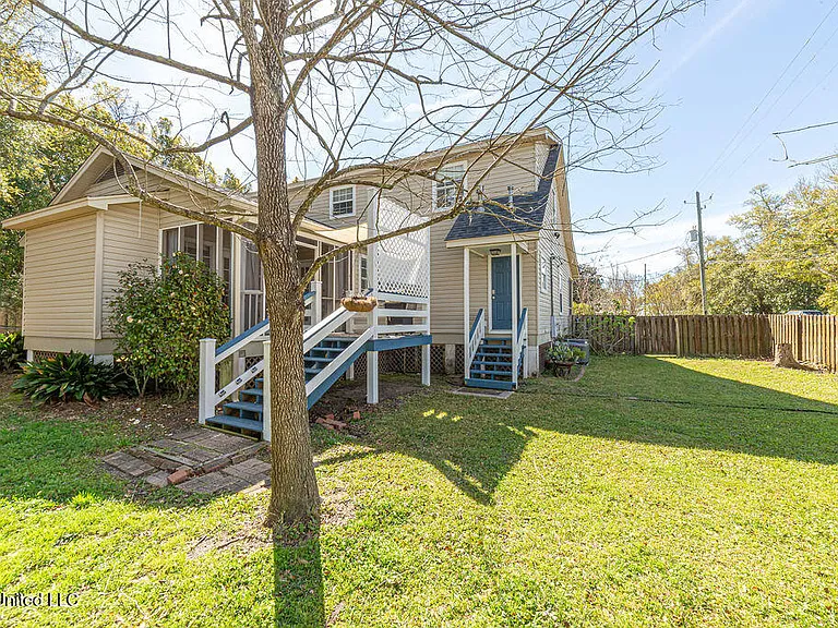 114 Menge Ave — Photo 46