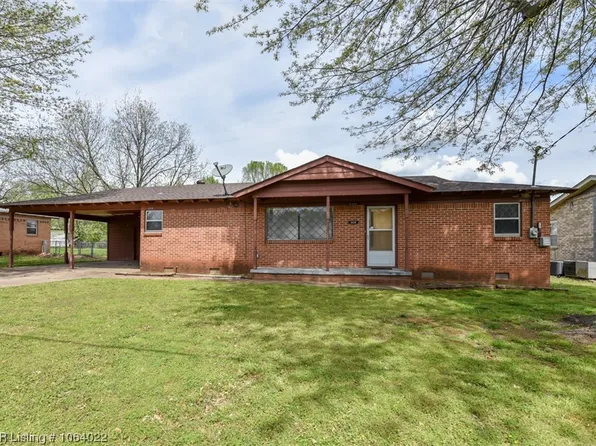 404 7th St, Charleston, AR 72933