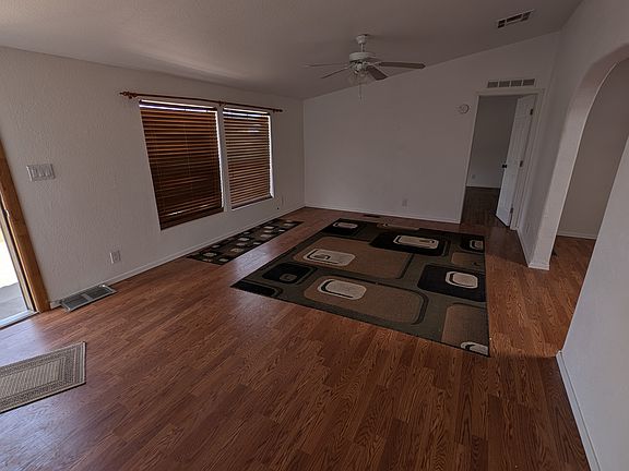 2nd image of 4 Santa Fe Trl