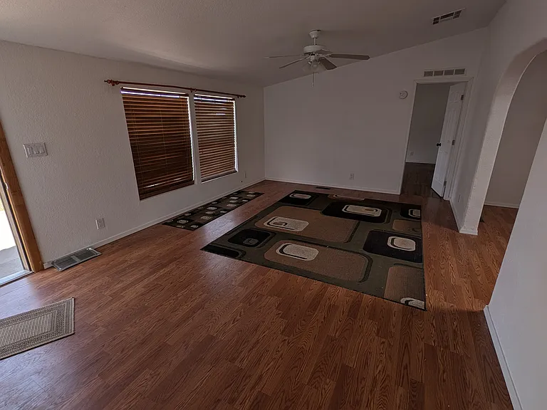 4 Santa Fe Trl — Photo 2