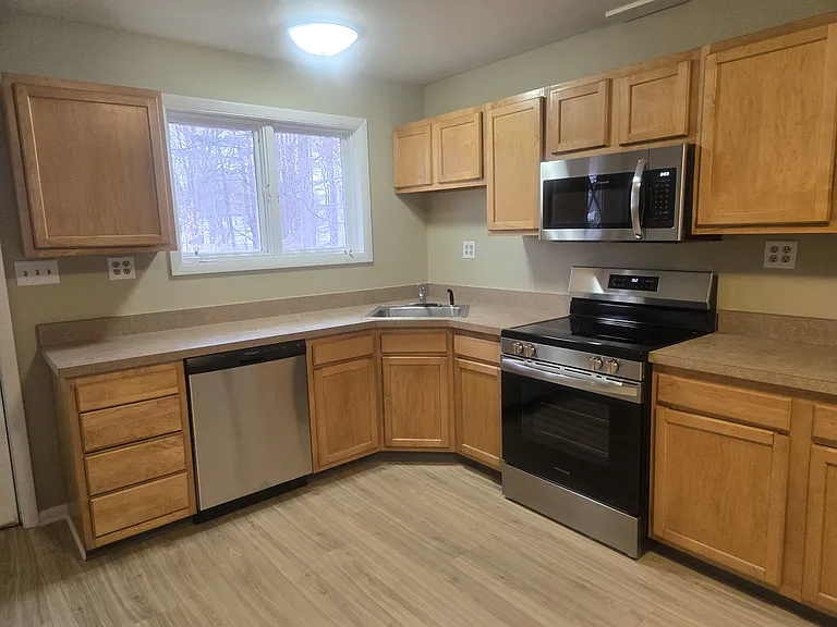 New photo with SS dishwasher just installed!