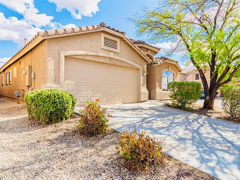 8475 S Otis Dr — Photo 4