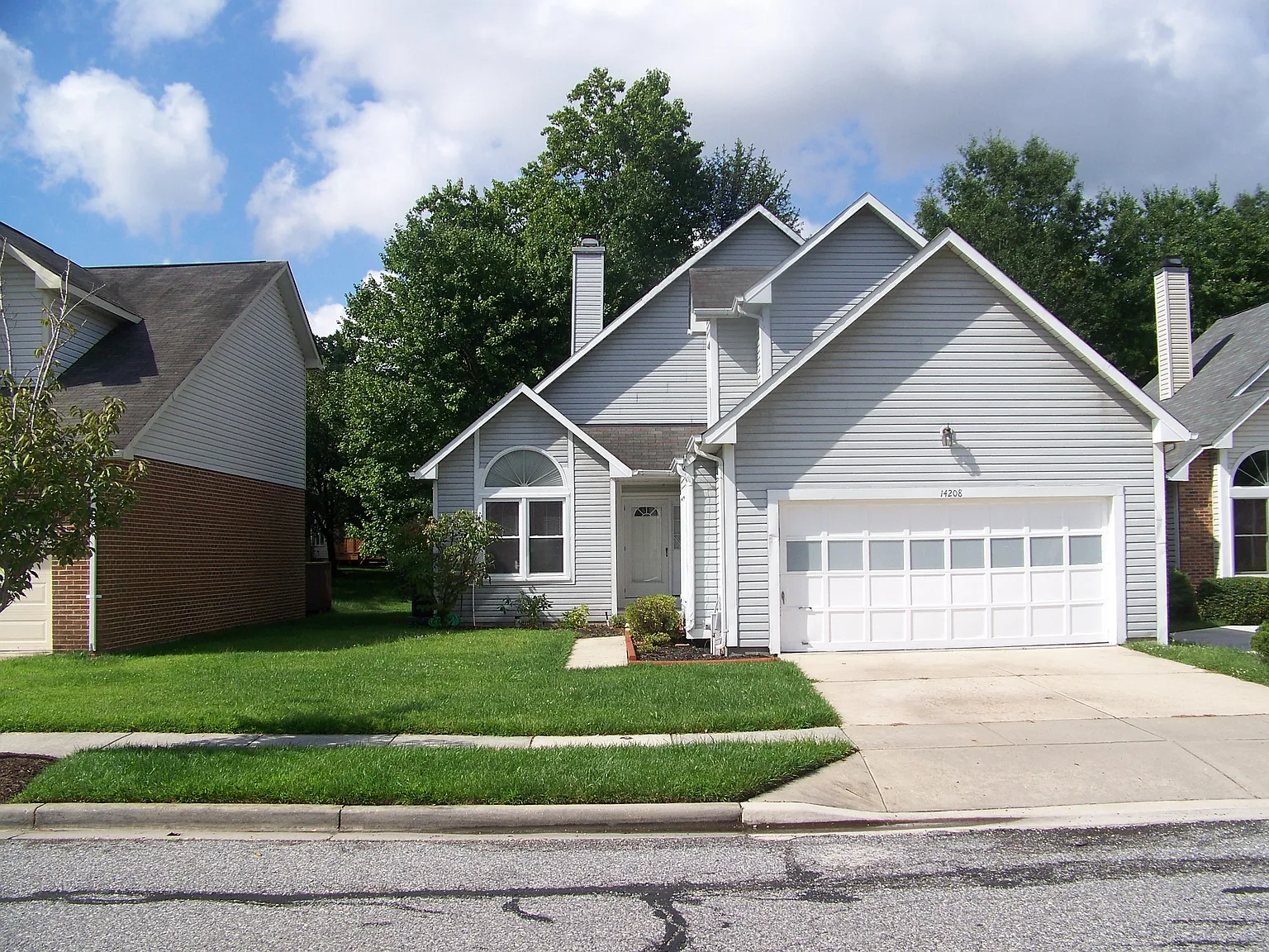 3 bed, 2.5 bath, 1713 sqft, $3,200 — Photo 2