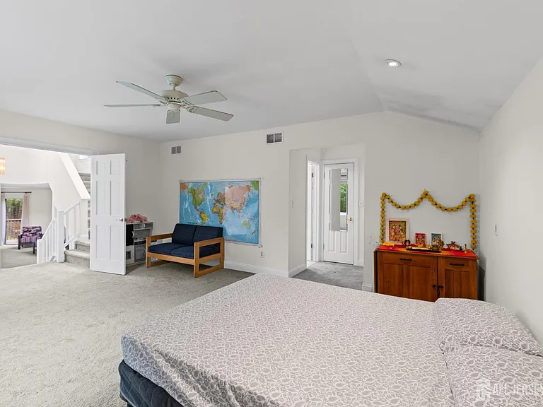 130 Sayre Dr #130 — Photo 26