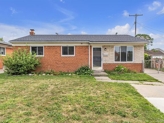 3rd image of 18260 Spring Ct N