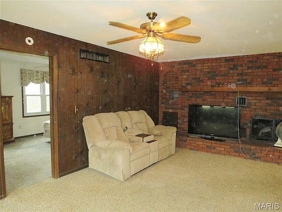 3rd image of 2371 Holtgrewe Rd