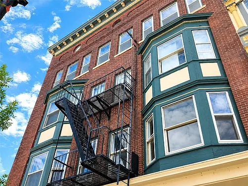 425 Exchange St #4 Photo 1