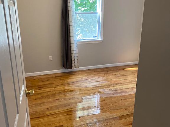 3rd image of 271 Liberty Ave APT 2R