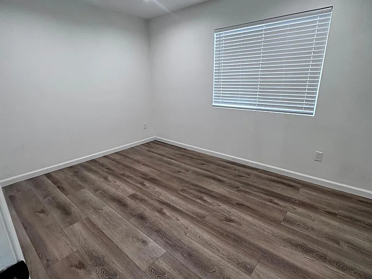 14768 San Fernando Mission Blvd — Photo 15