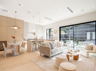 372 E 37th Ave #2, Vancouver, BC