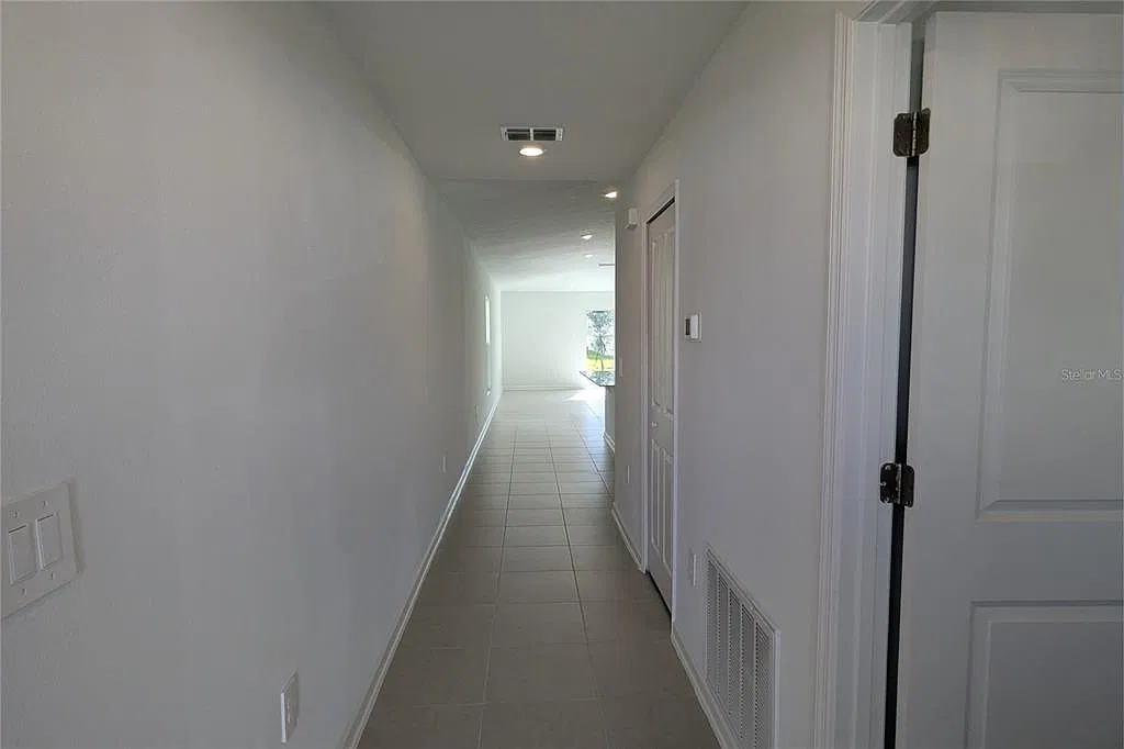 3 bed, 2.0 bath, 1432 sqft, $1,950 — Photo 2