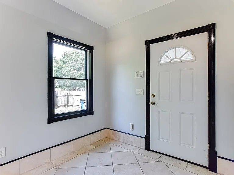 775 Jessamine Ave E — Photo 27