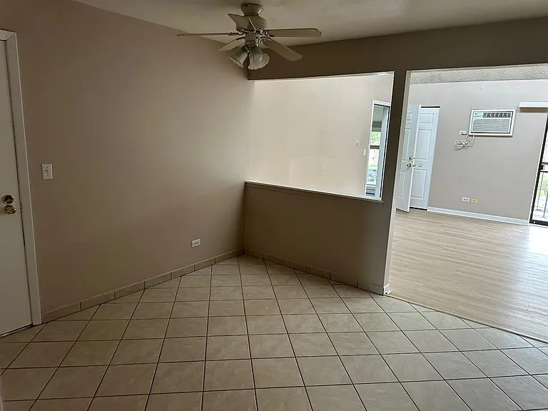 565 W Lies Rd #5 — Photo 1