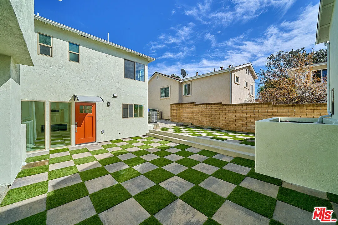 1 bed, 1.0 bath, 480 sqft, $1,800 — Photo 1