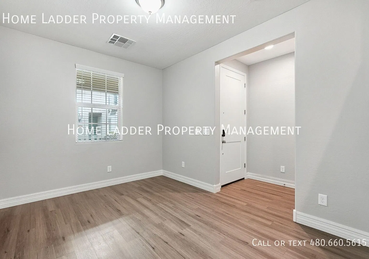 Stunning 3 Bed, 2.5 Bath Townhouse in Gilbert - The Lakes at Annecy — Photo 4