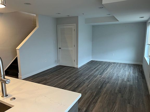4th image of 1261-63 N Newkirk St #D