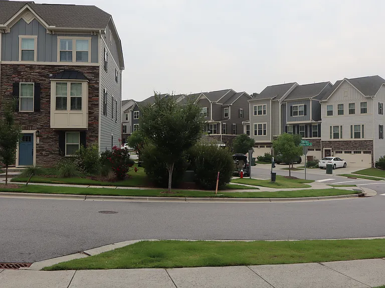 211 Timber Forest Ln — Photo 3