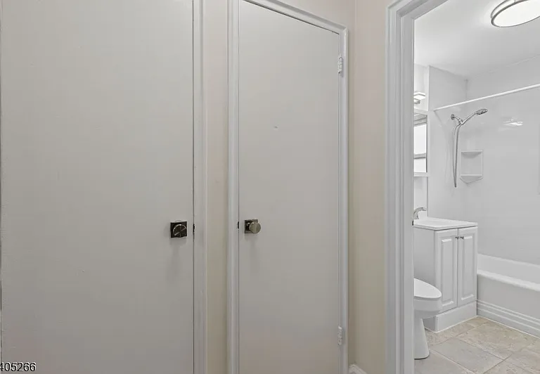390 Morris Ave #35 — Photo 12
