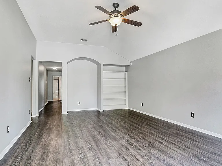 2331 Old Ox Rd — Photo 2