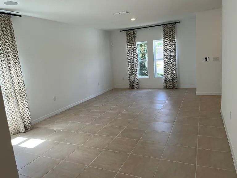 2571 Driftwood St — Photo 13