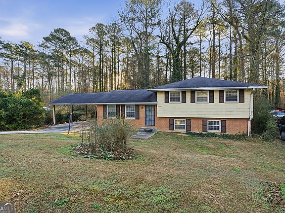 3rd image of 5700 Deerfield Trl