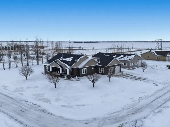 330 31st Ave NW, West Fargo, ND 58078