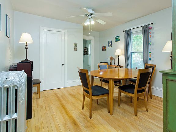 3rd image of 3127 28th Ave S APT 2