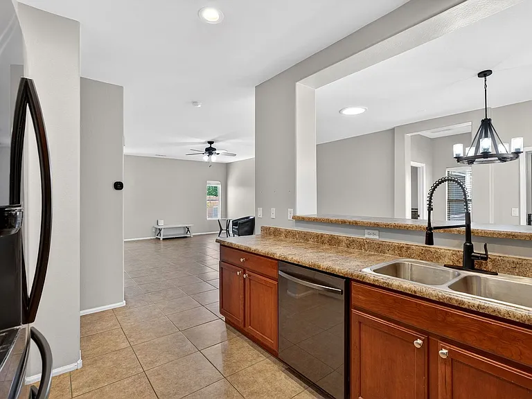 697 W Oak Tree Ln — Photo 15