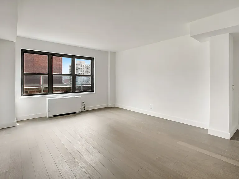 120 E 34th St #21K — Photo 4
