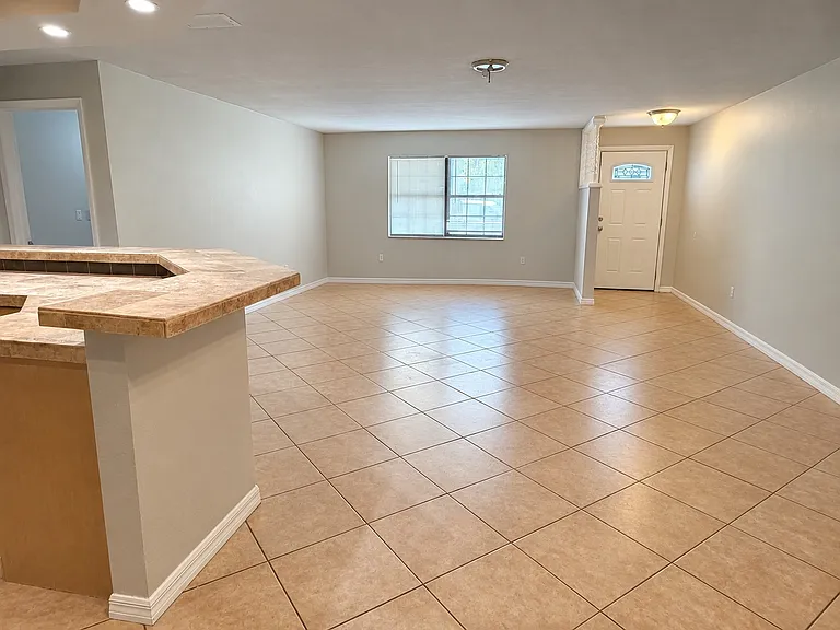 2049 N Normandy Blvd — Photo 5
