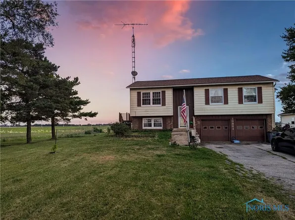 16861 Kellogg Rd, Bowling Green, OH 43402