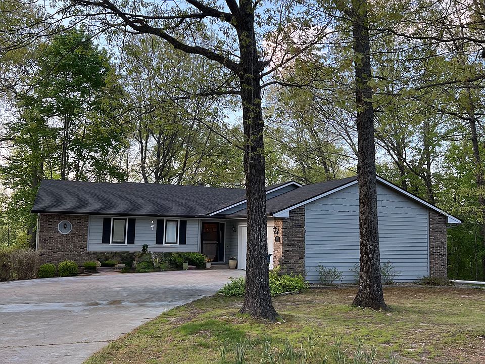 1st image of 13 Mayfair Dr