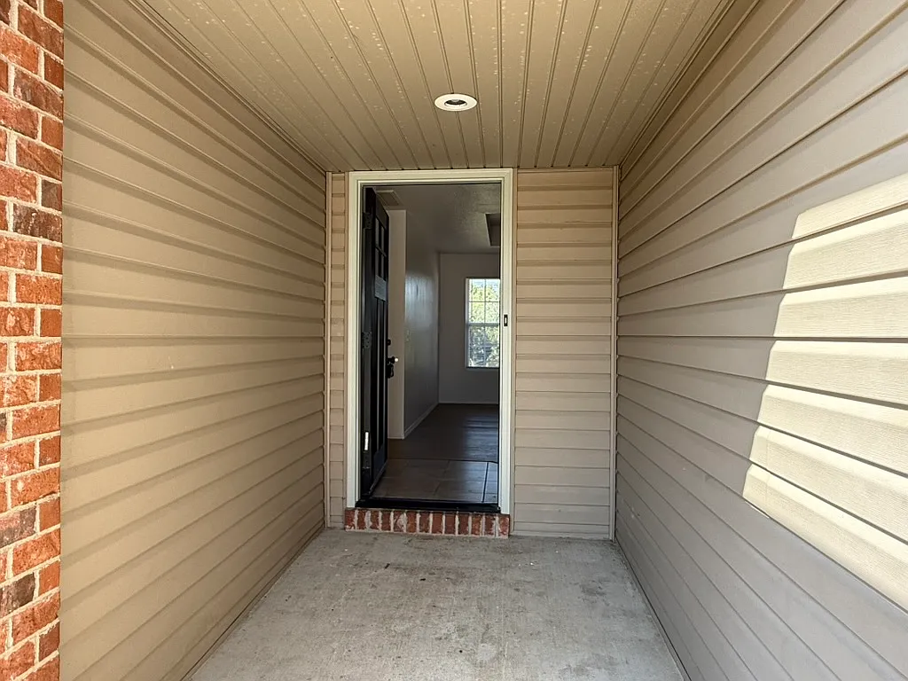 3 bed, 1085 sqft, $1,450 — Photo 2