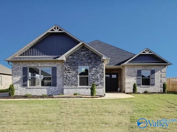26350 Woodfield Dr, Athens, AL 35613