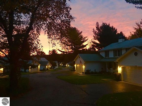 2nd image of 5464 Millbrook Dr