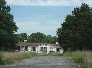 3558 Flucom Rd, De Soto, MO 63020