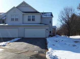 2802 Falling Waters Ln, Lindenhurst, IL 60046