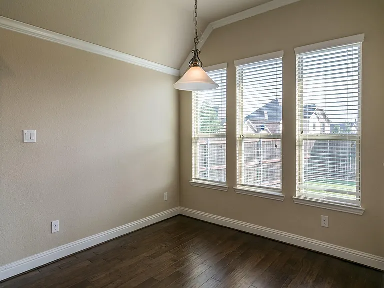 313 Wyndale Ct — Photo 16